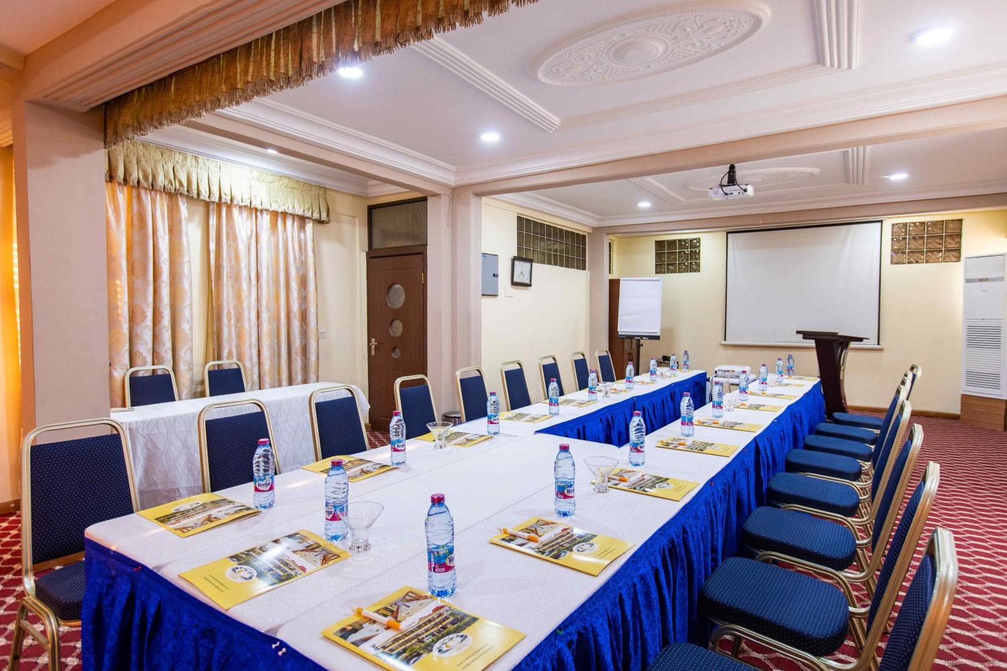 אקרה Charleston Hotel מראה חיצוני תמונה